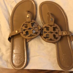 Women’s size 9 nude patent Tory Burch sandles